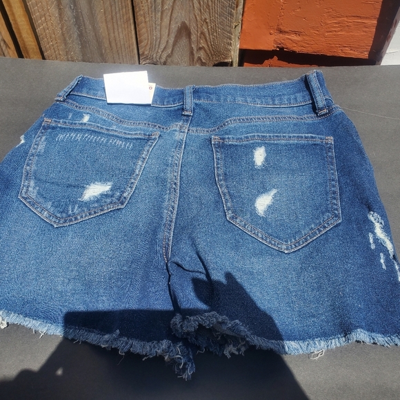 SO Brand HighRise Boyfriend Midi Jean Shorts Size 5/27 W NWT - Picture 2 of 6